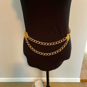Gold Chain Belt with adjustable clasp.